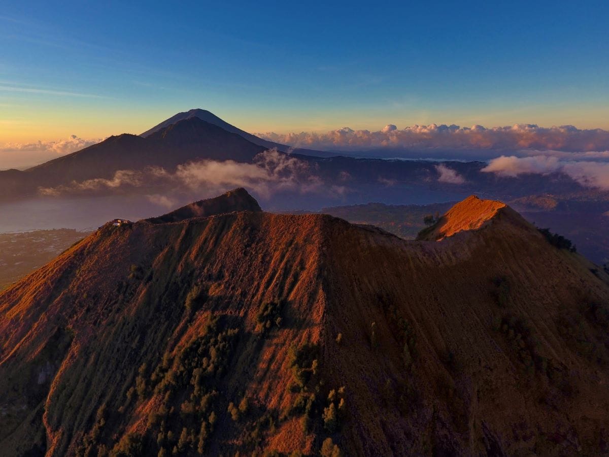 Climbing-to-batur-volcano5
